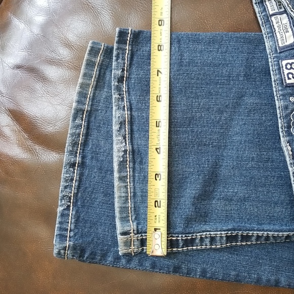 Miss Me Medium Wash Mid Rise Signature Bootcut Jeans. - Picture 16 of 16